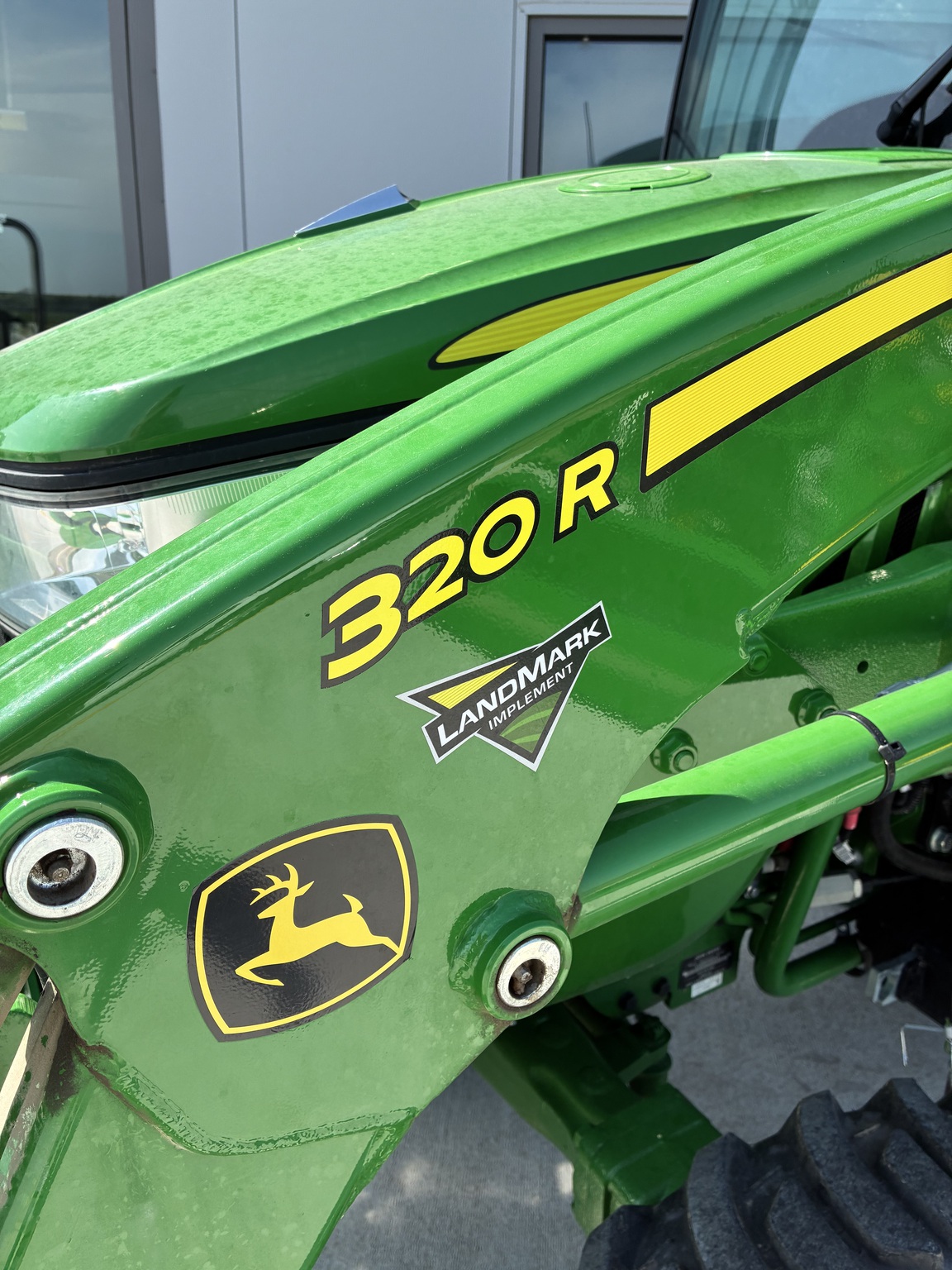 2022 John Deere 3039R Image 10