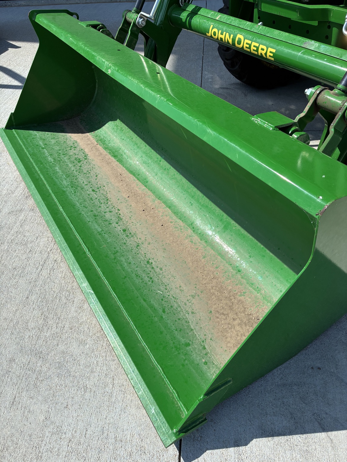 2022 John Deere 3039R Image 16