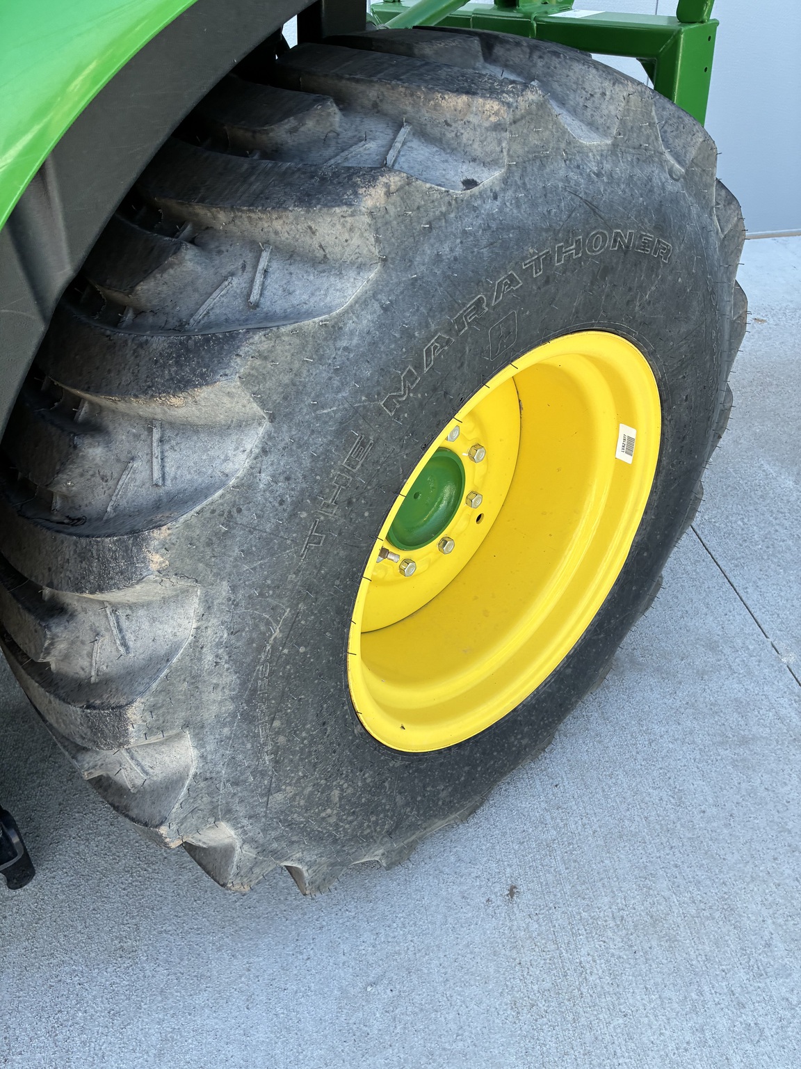 2022 John Deere 3039R Image 9