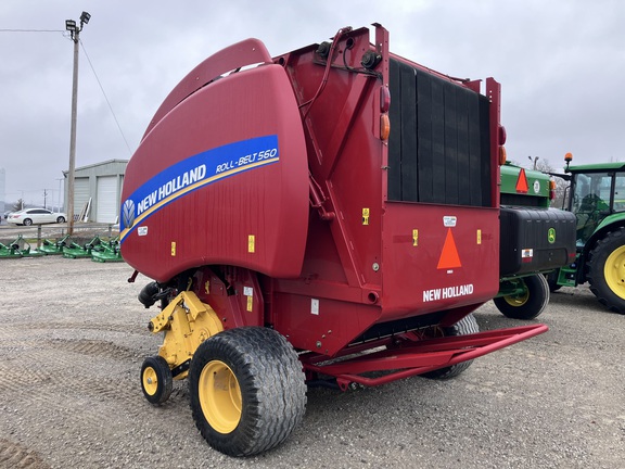 2017 New Holland Rollbelt 560