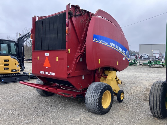2017 New Holland Rollbelt 560