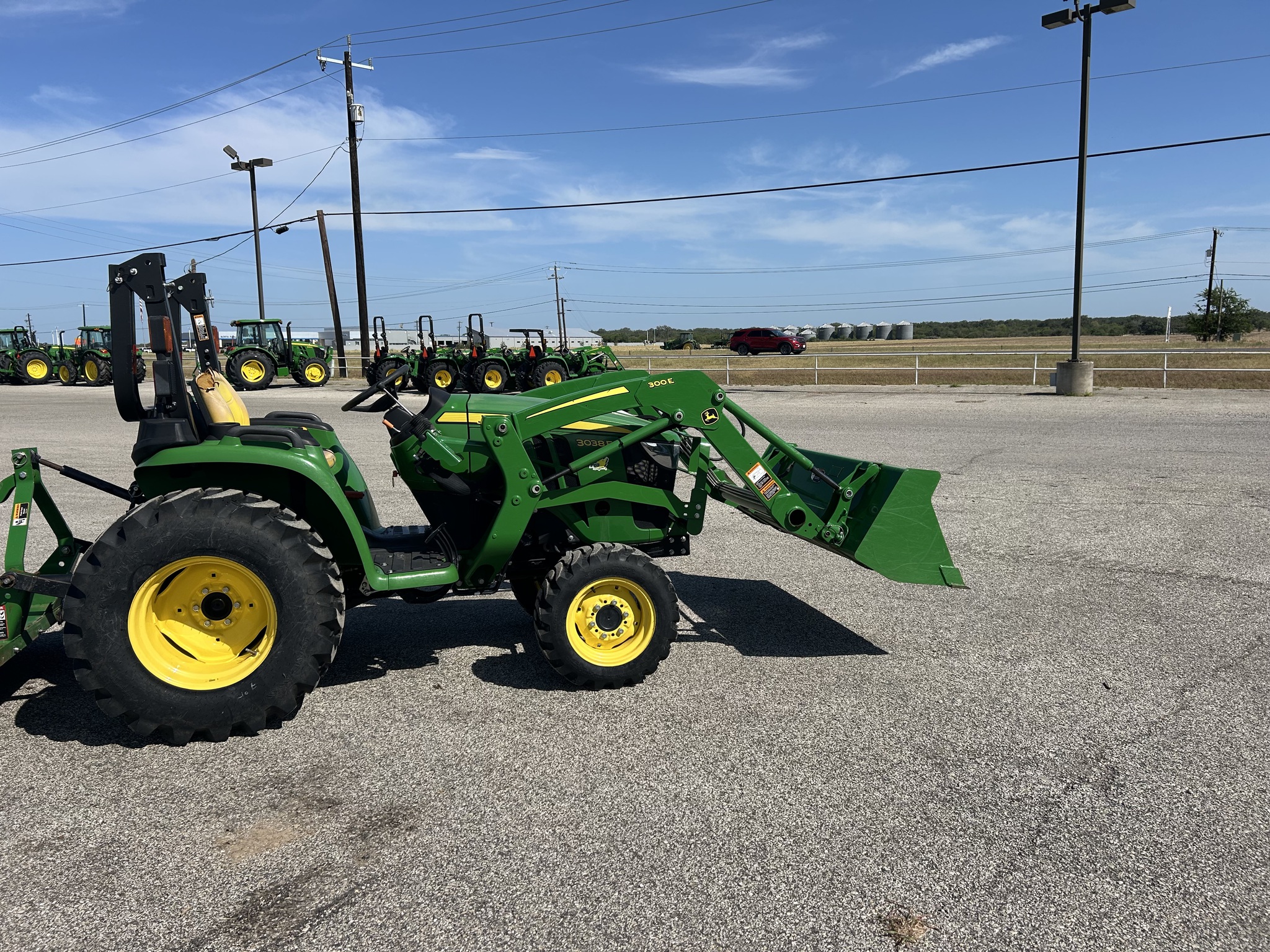 2018 John Deere 3038E Image 1