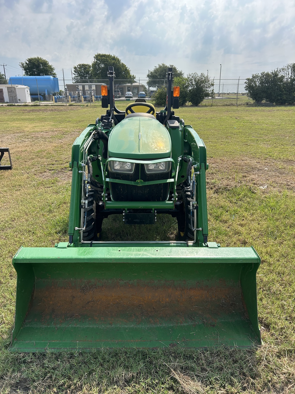 2018 John Deere 3038E Image 7
