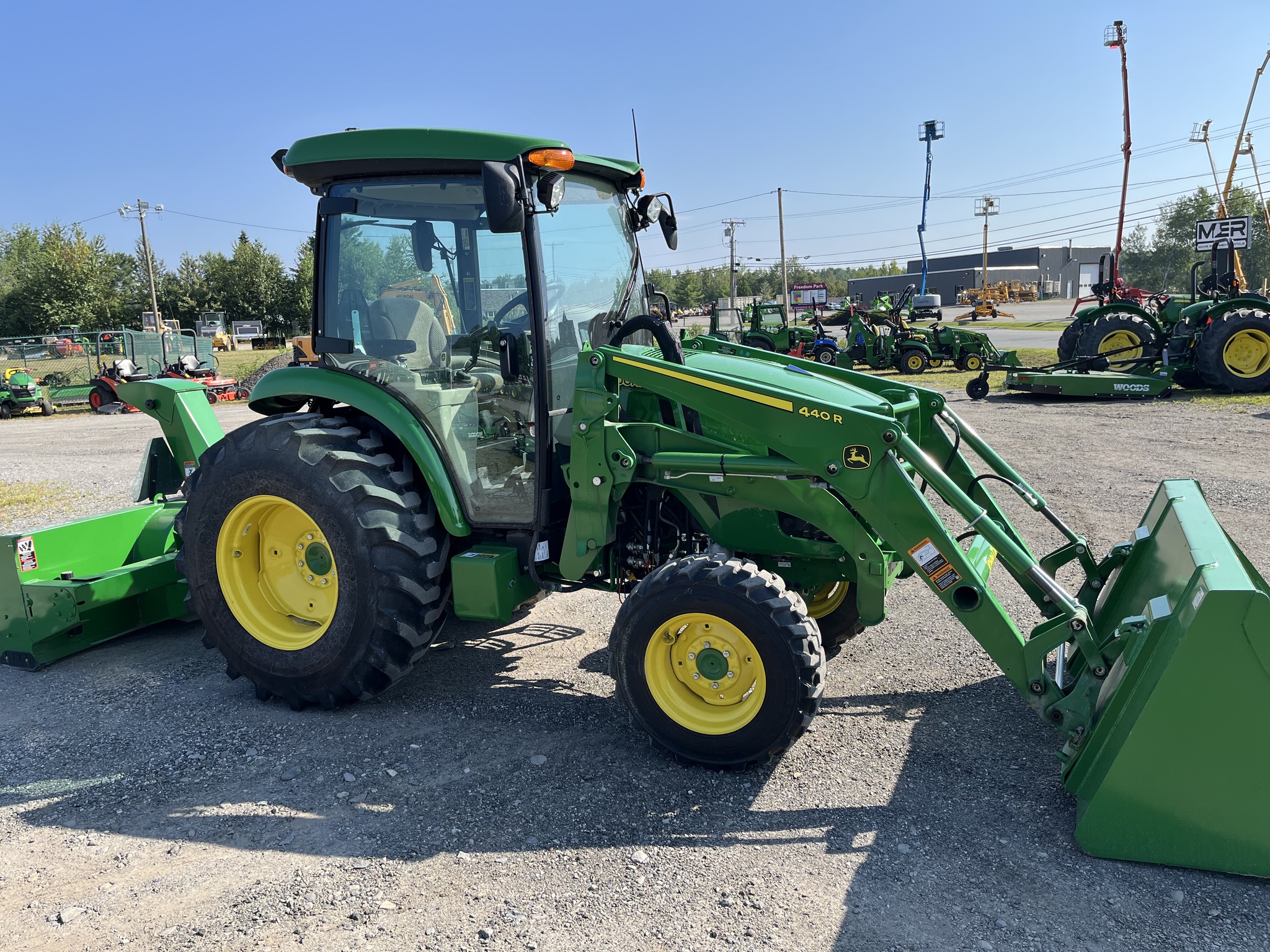 2024 John Deere 4052R Image 8