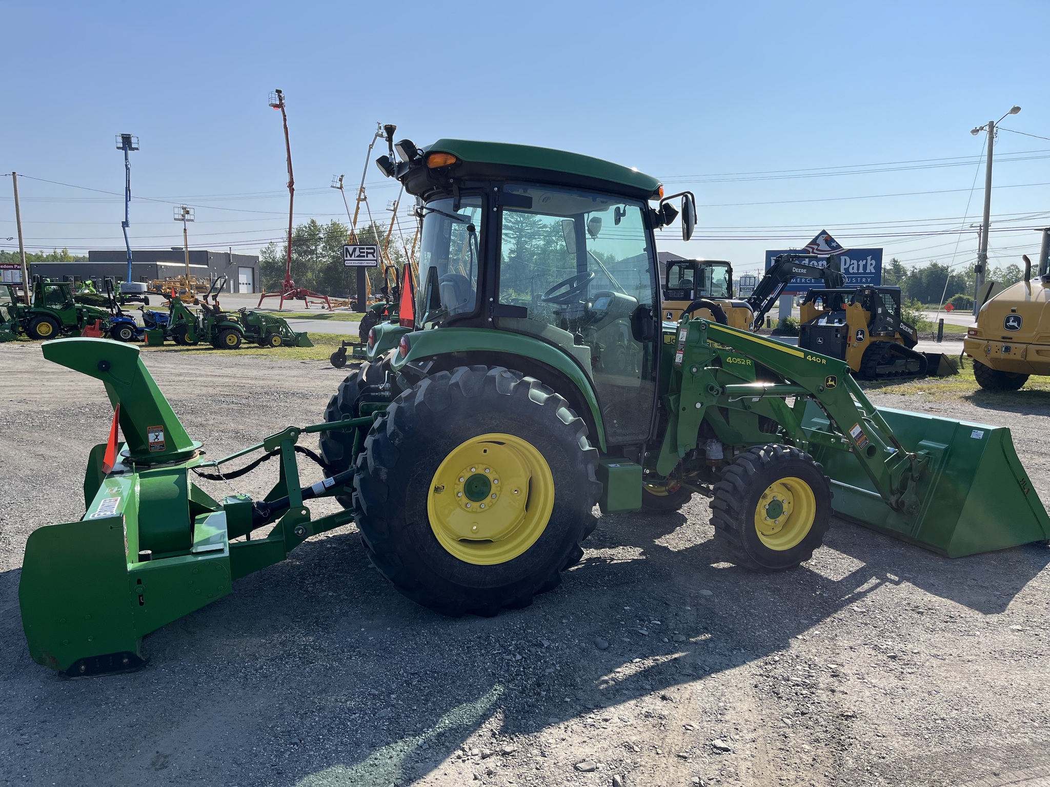 2024 John Deere 4052R Image 7