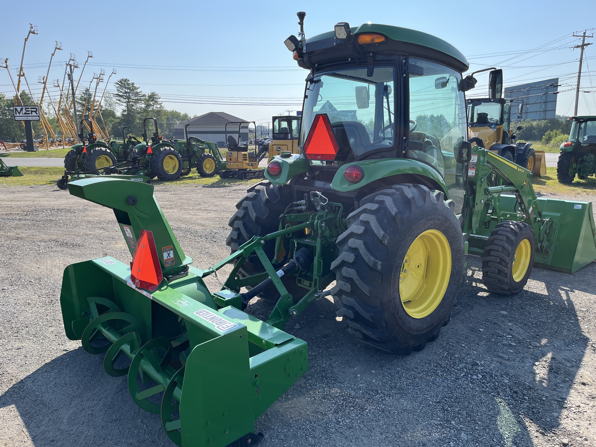 2024 John Deere 4052R Image 6