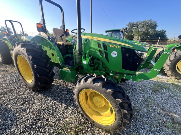 2021 John Deere 5065E Photo 5