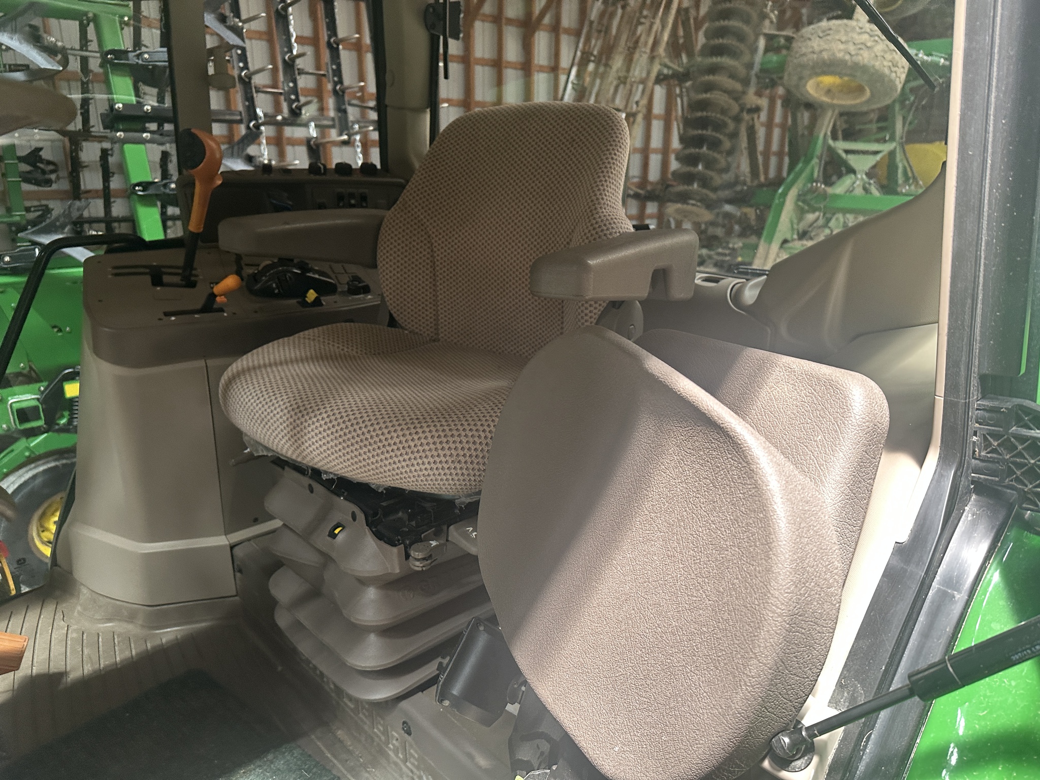 2014 John Deere 6150M Cab Image 12