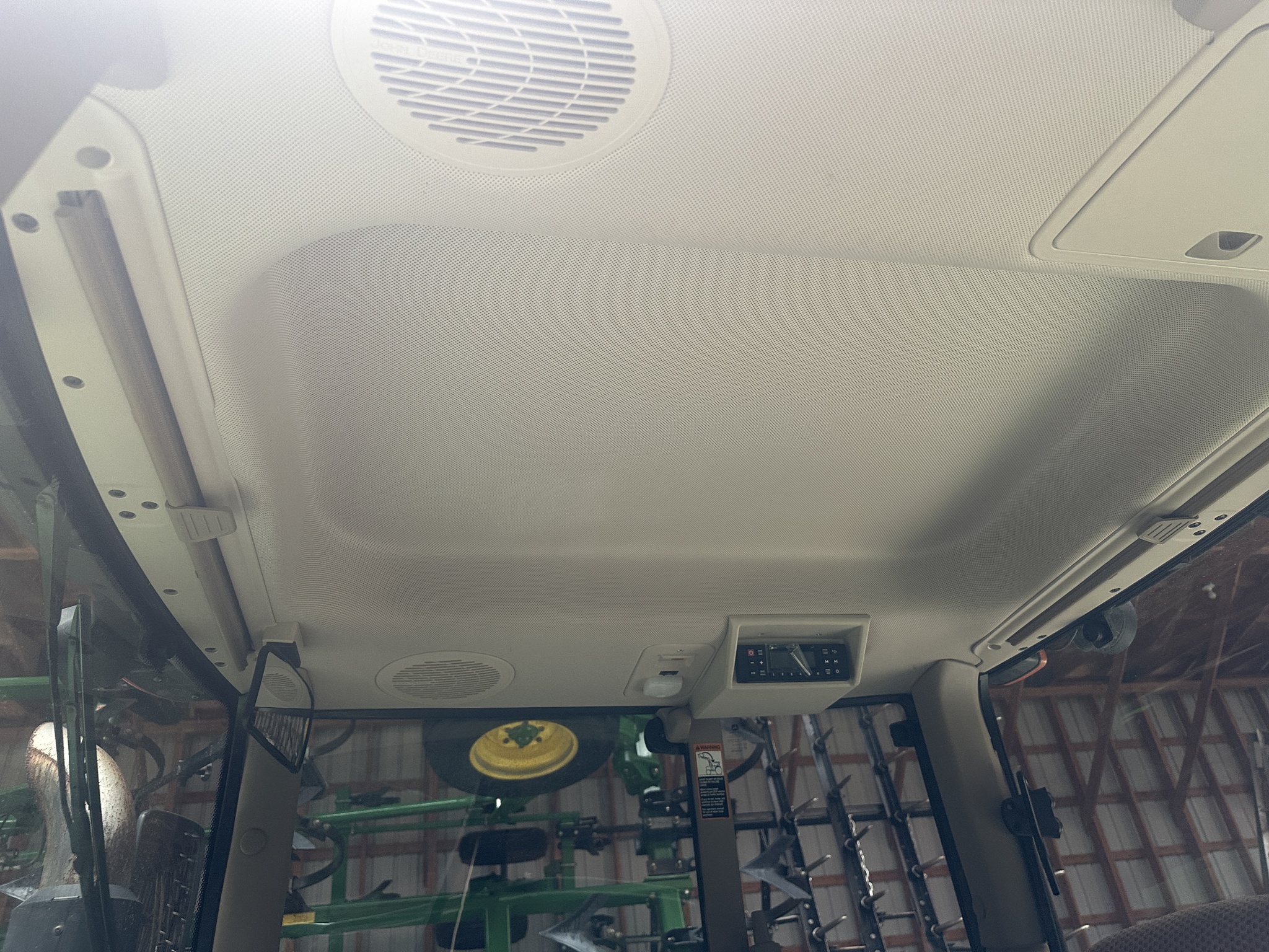 2014 John Deere 6150M Cab Image 13