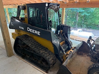 Photo of 2017 John Deere 323E