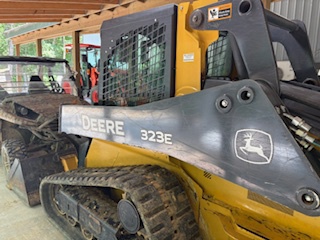 Photo of 2017 John Deere 323E