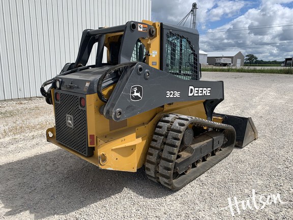 Photo of 2017 John Deere 323E