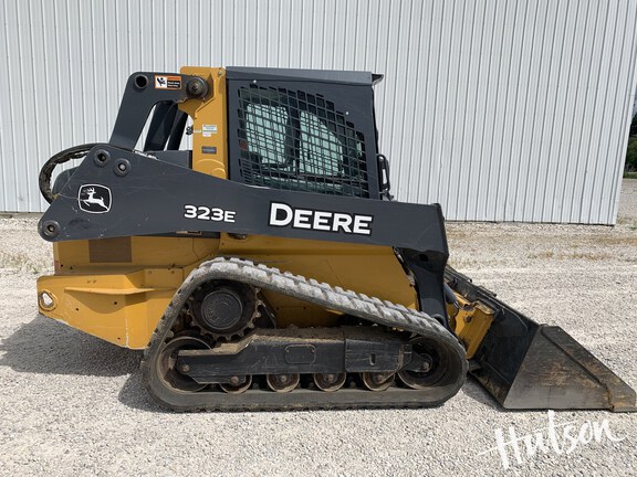 Photo of 2017 John Deere 323E
