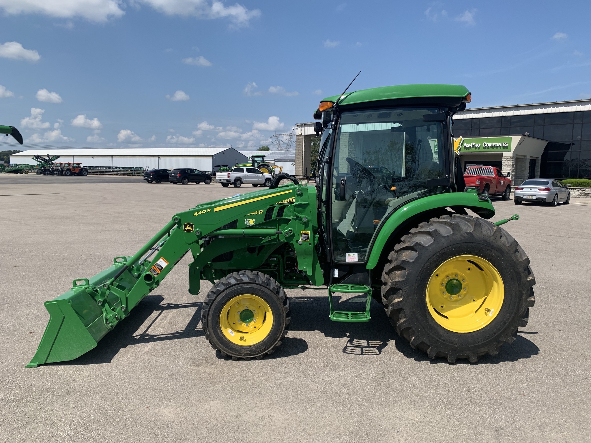 2024 John Deere 4044R Image 10