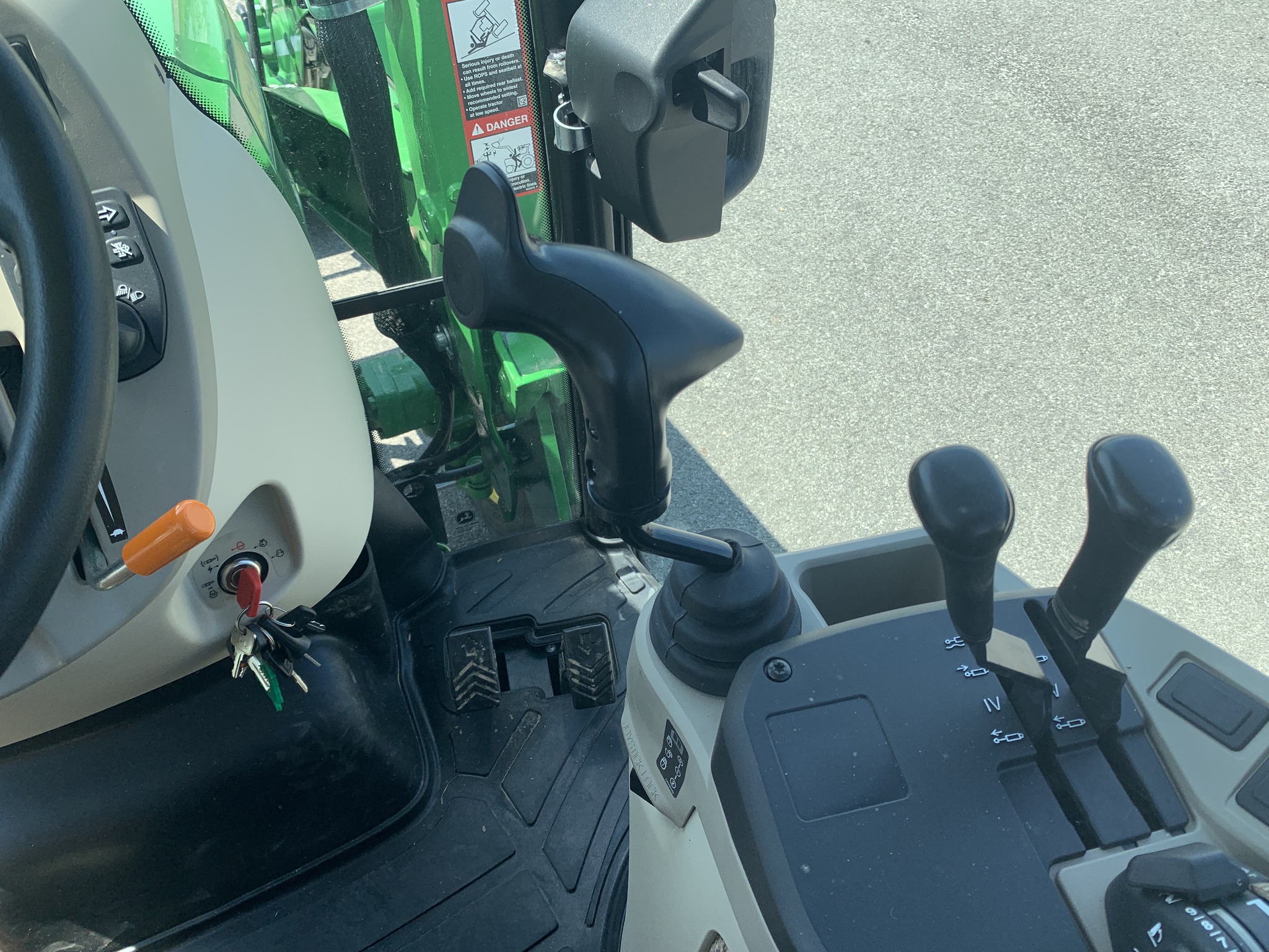 2024 John Deere 4044R Image 18