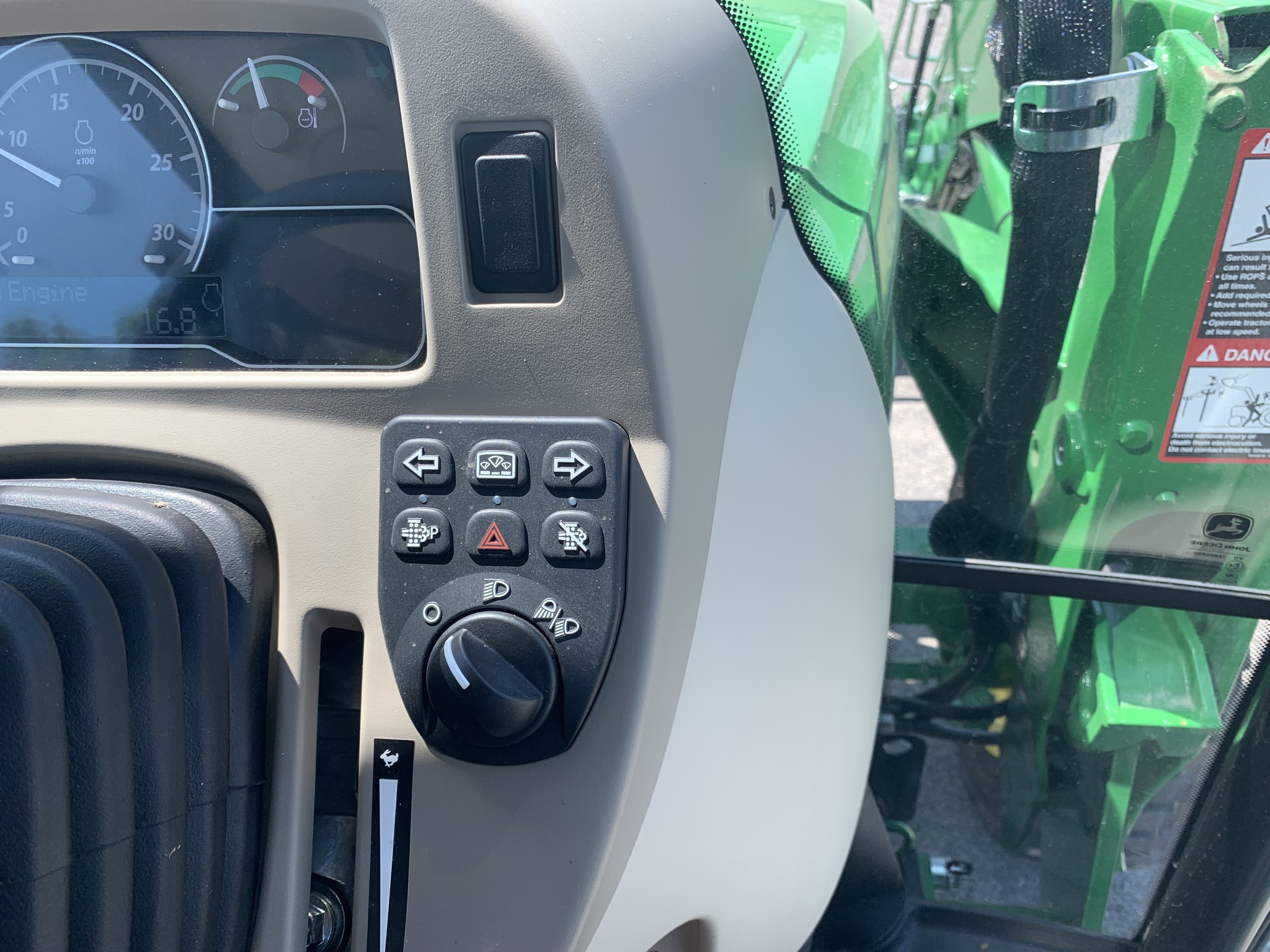 2024 John Deere 4044R Image 24