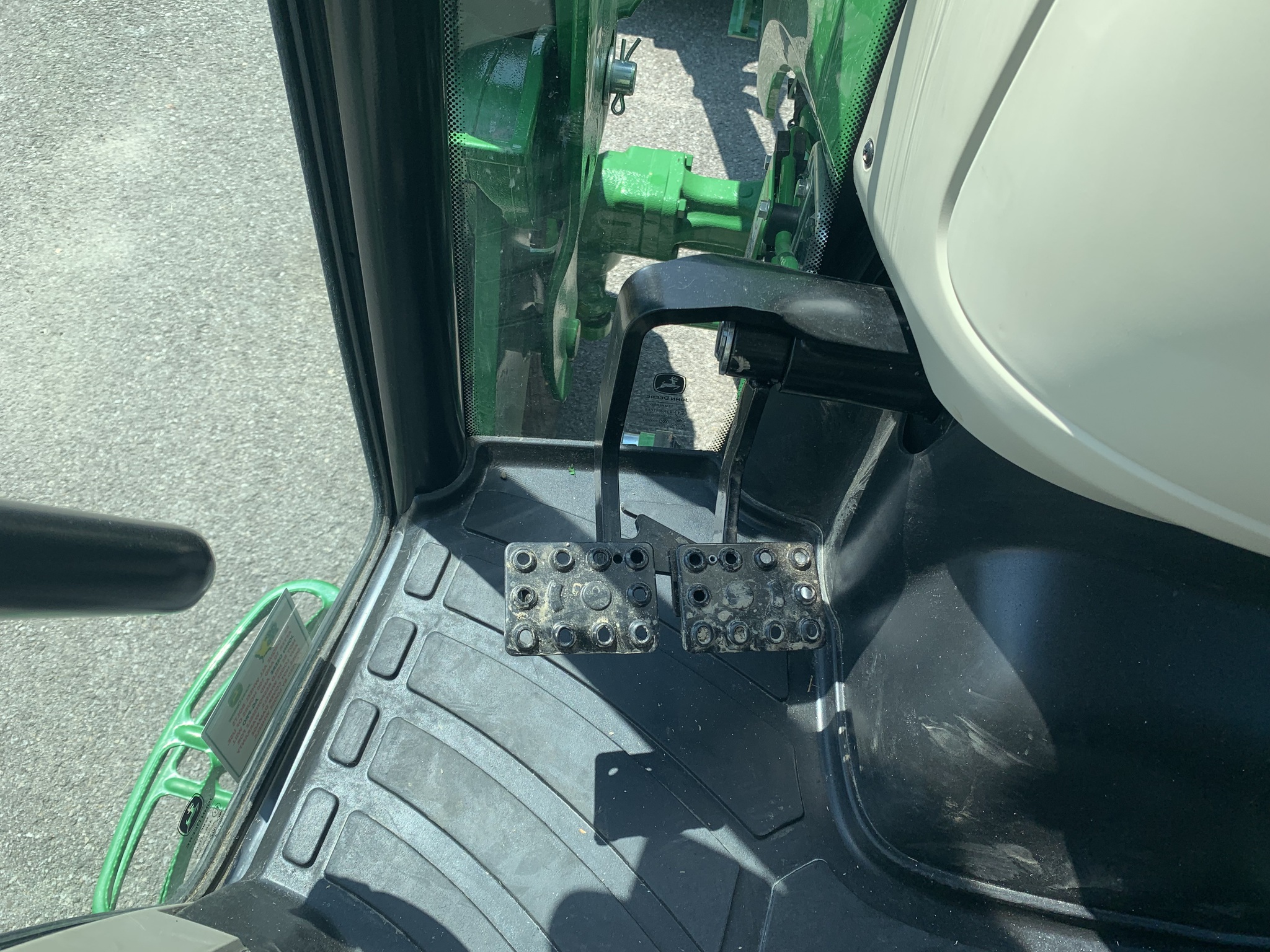 2024 John Deere 4044R Image 26