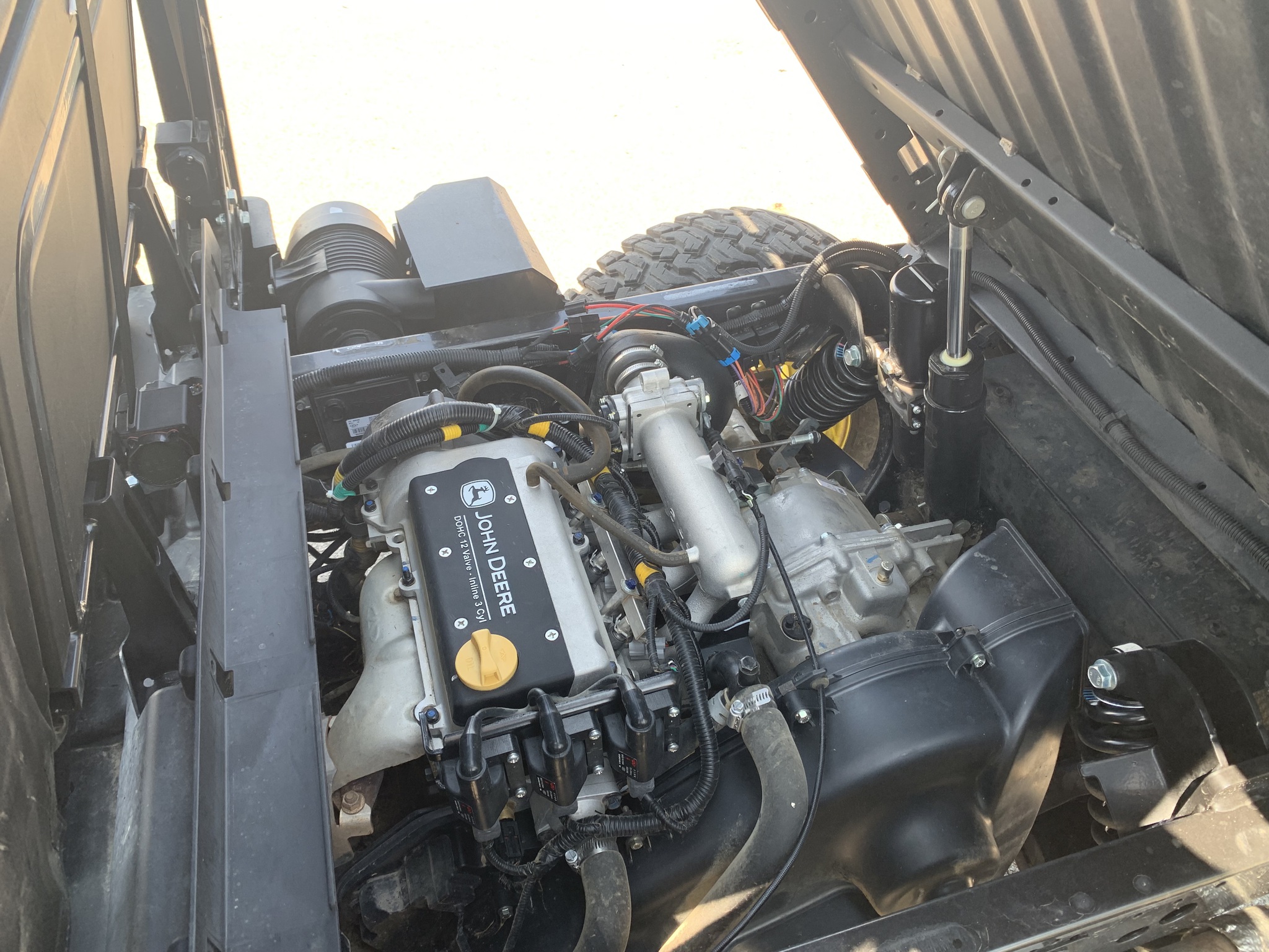 2024 John Deere XUV 835M Image 11