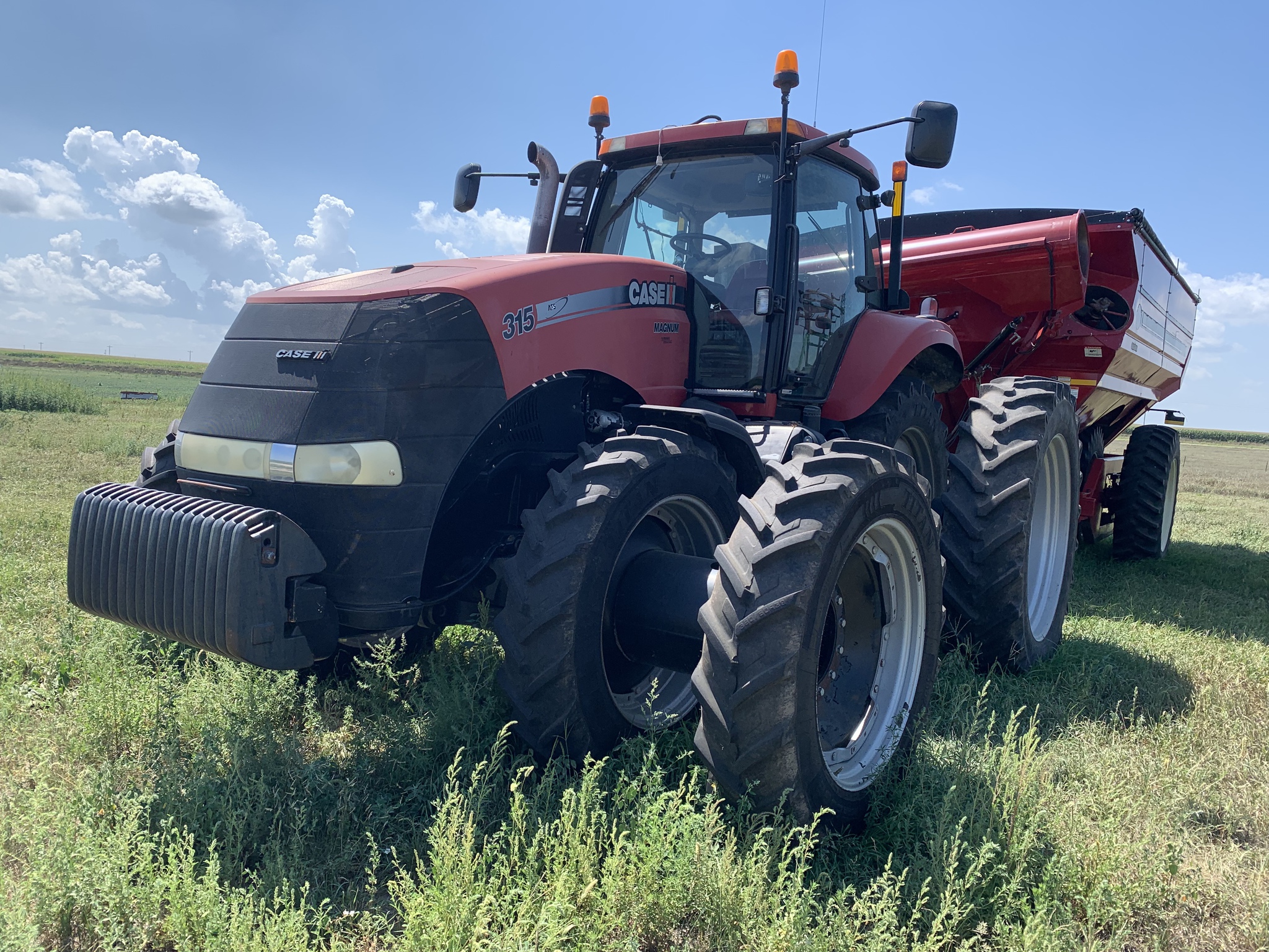 2011 Case IH Magnum 315 Image 2