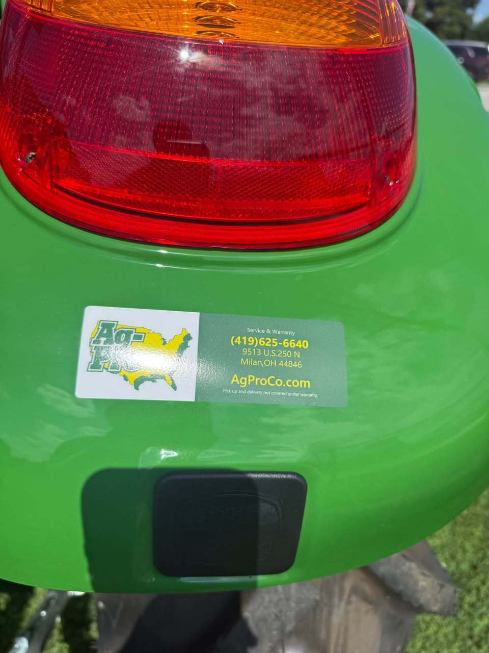 2025 John Deere 5075E Image 8