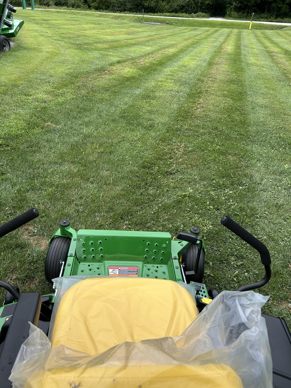 2025 John Deere Z515E Image 5