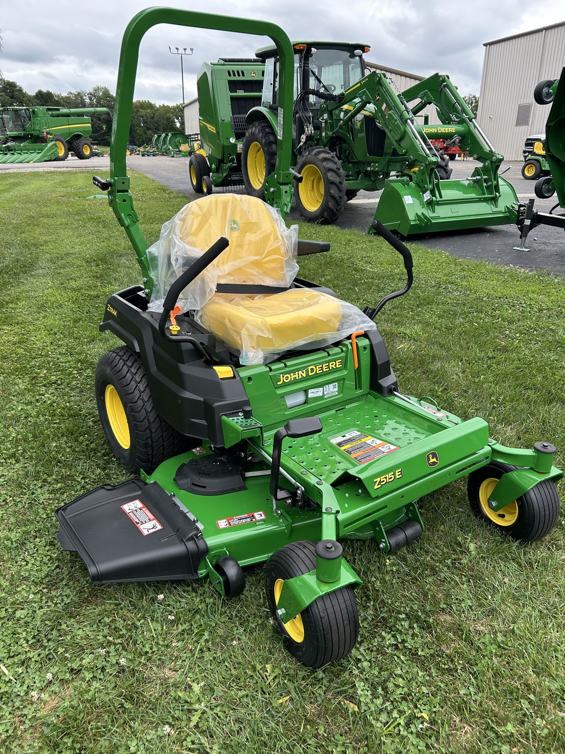 2025 John Deere Z515E Image 1