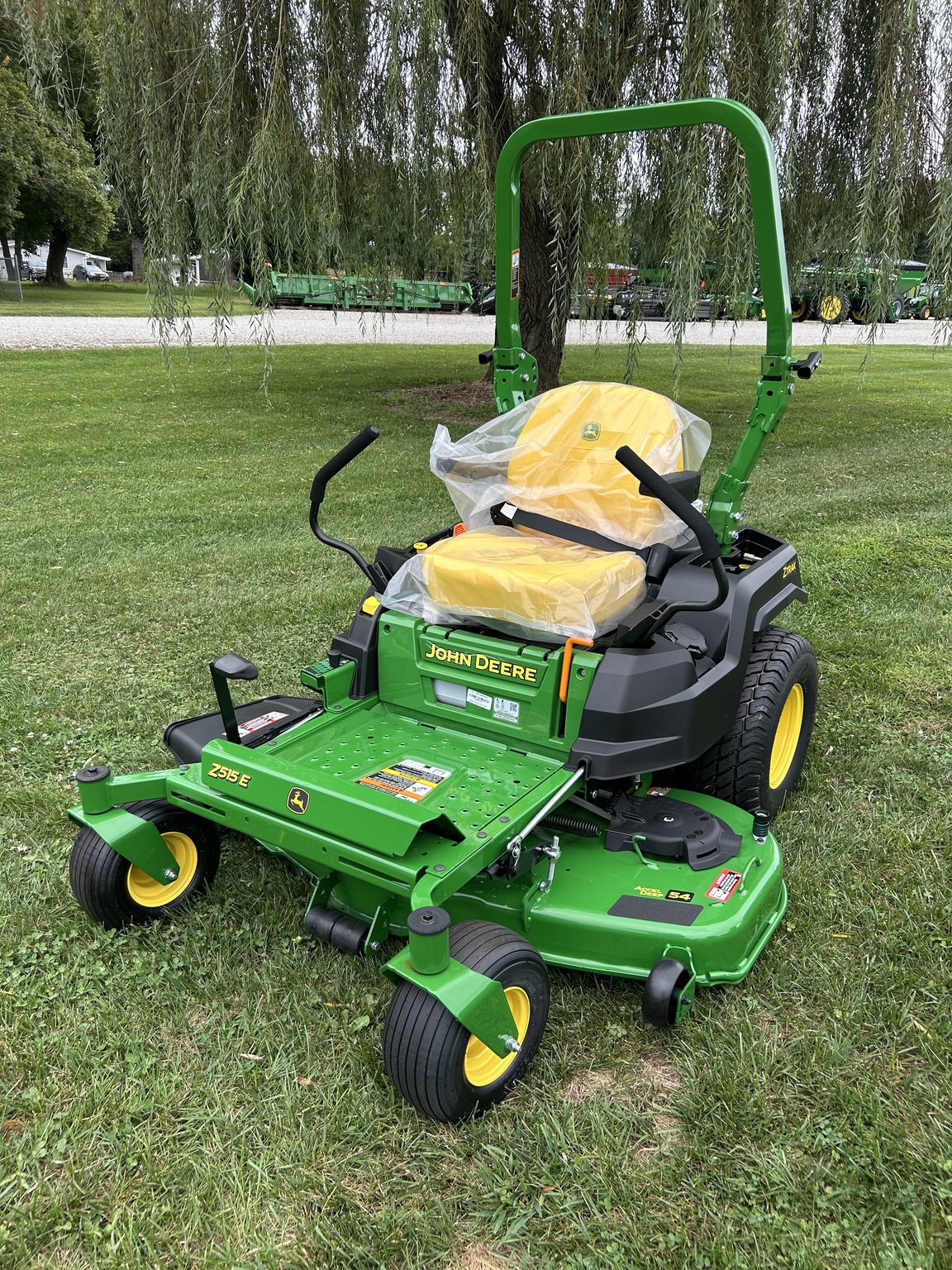 2025 John Deere Z515E Image 2