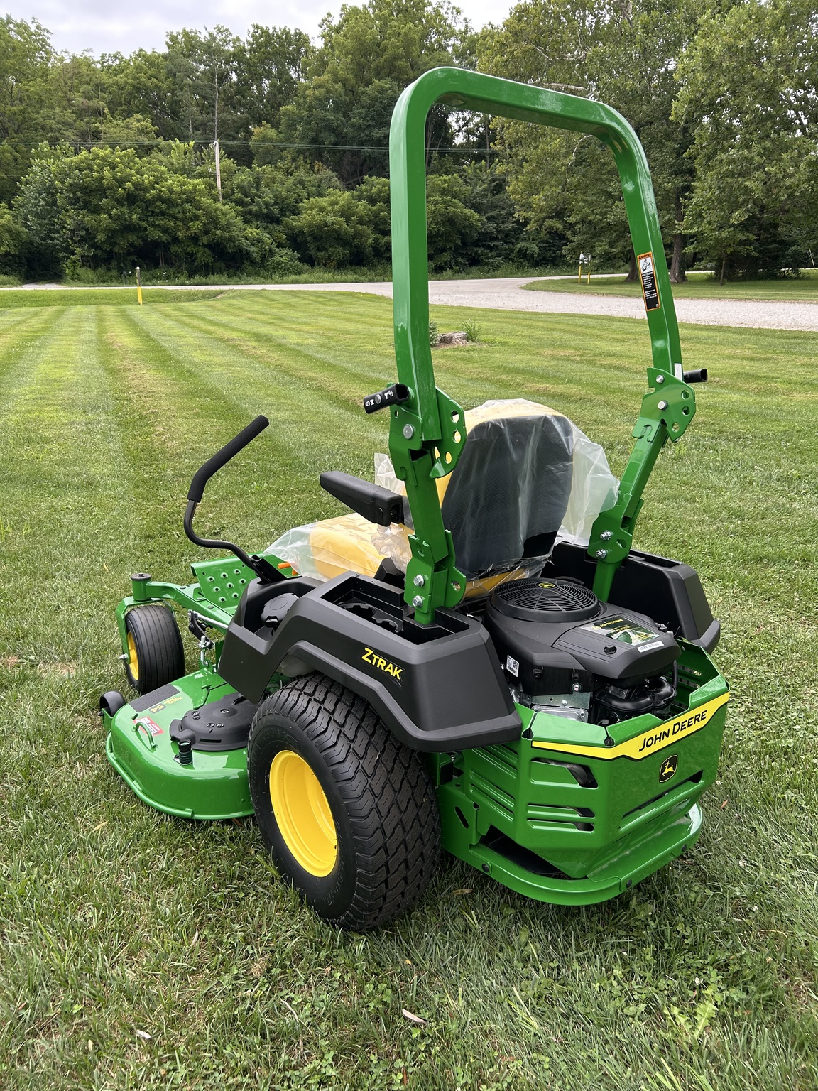 2025 John Deere Z515E Image 4