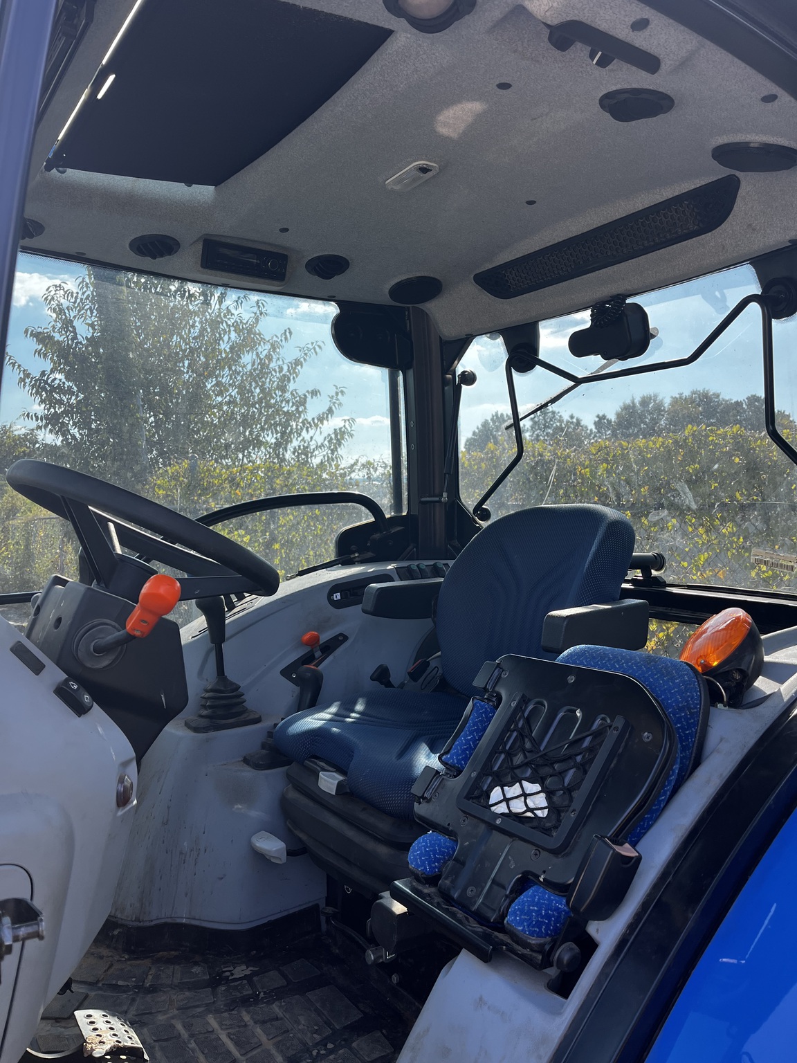 2021 New Holland Workmaster 75 Image 3