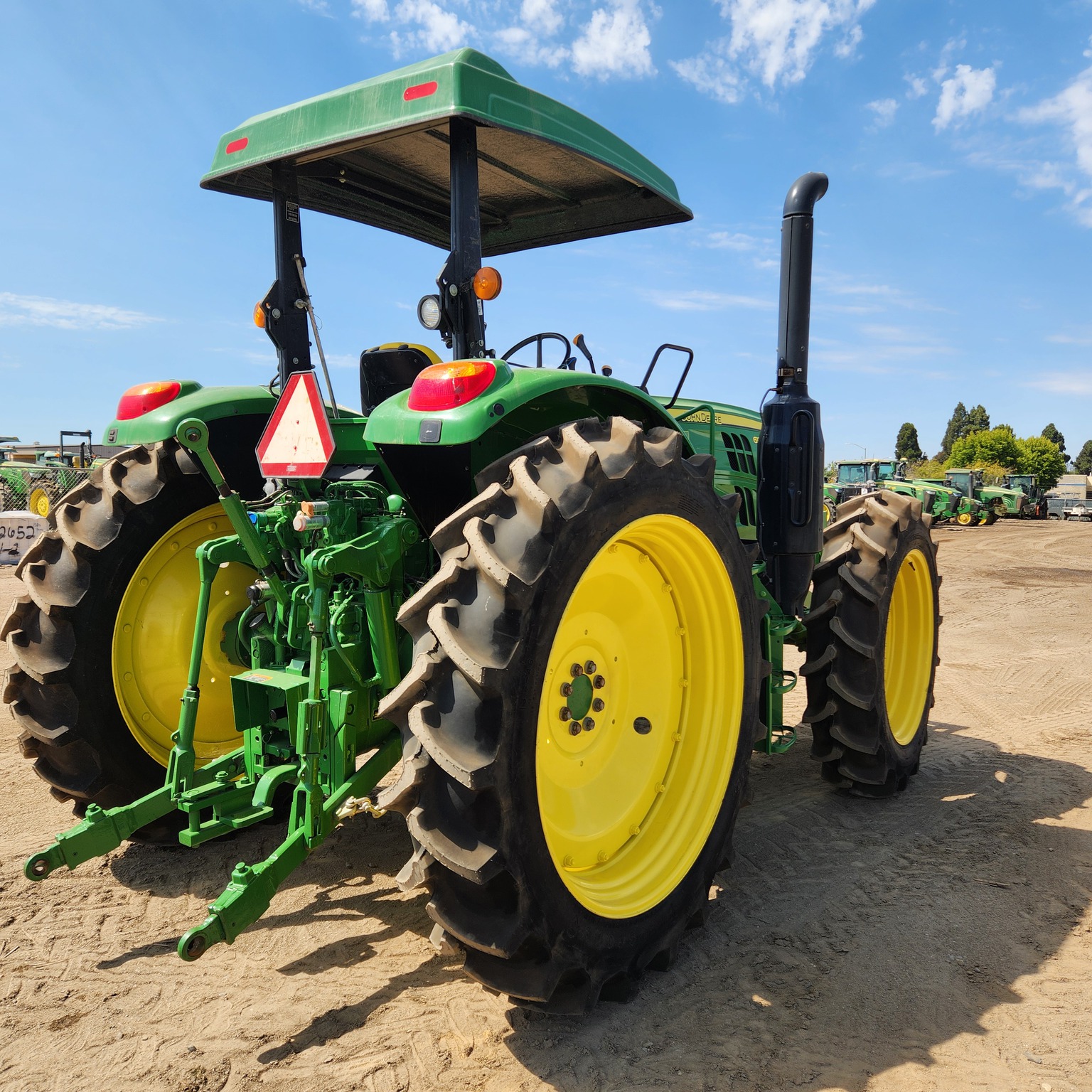 2021 John Deere 6120M Image 5