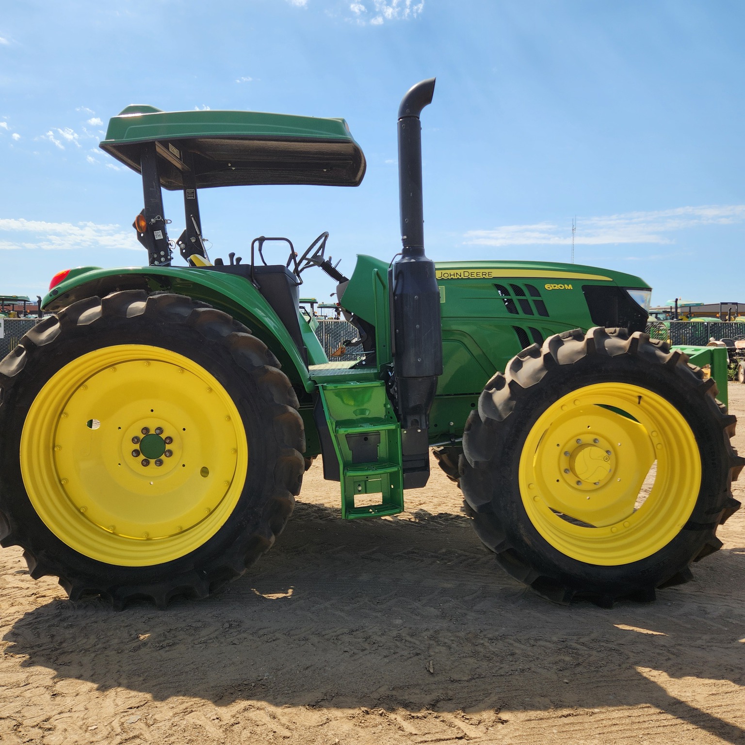 2021 John Deere 6120M Image 6