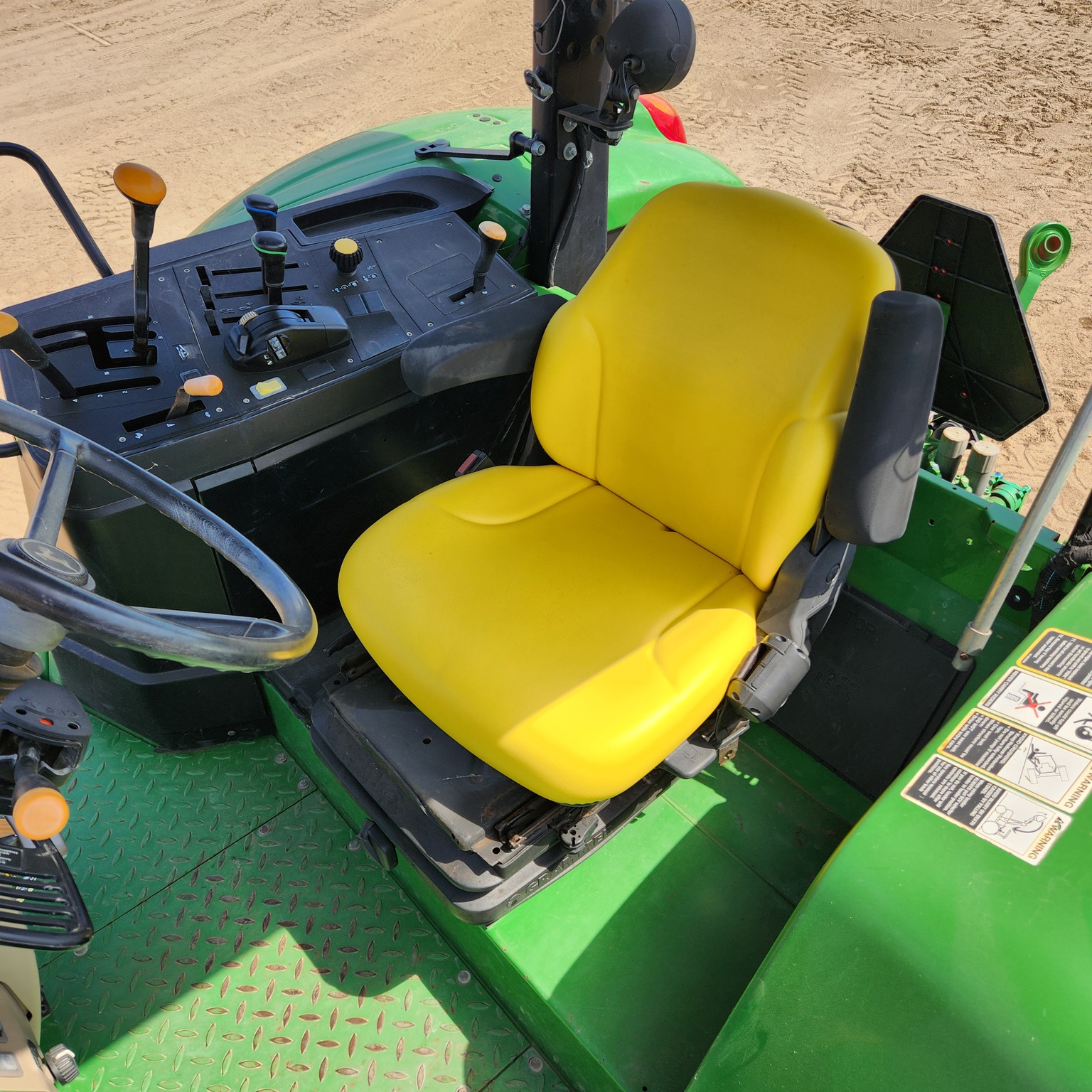 2021 John Deere 6120M Image 11