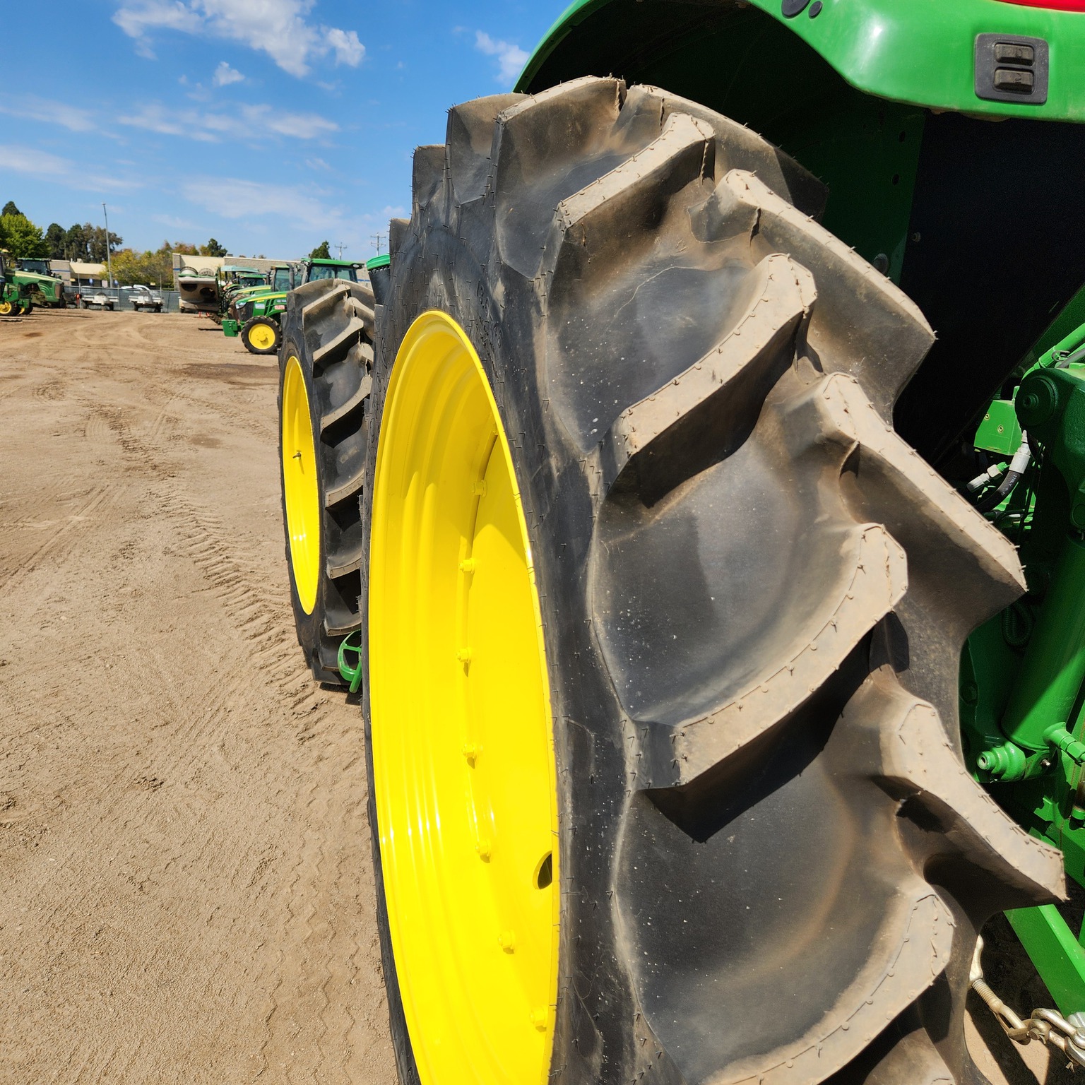 2021 John Deere 6120M Image 9