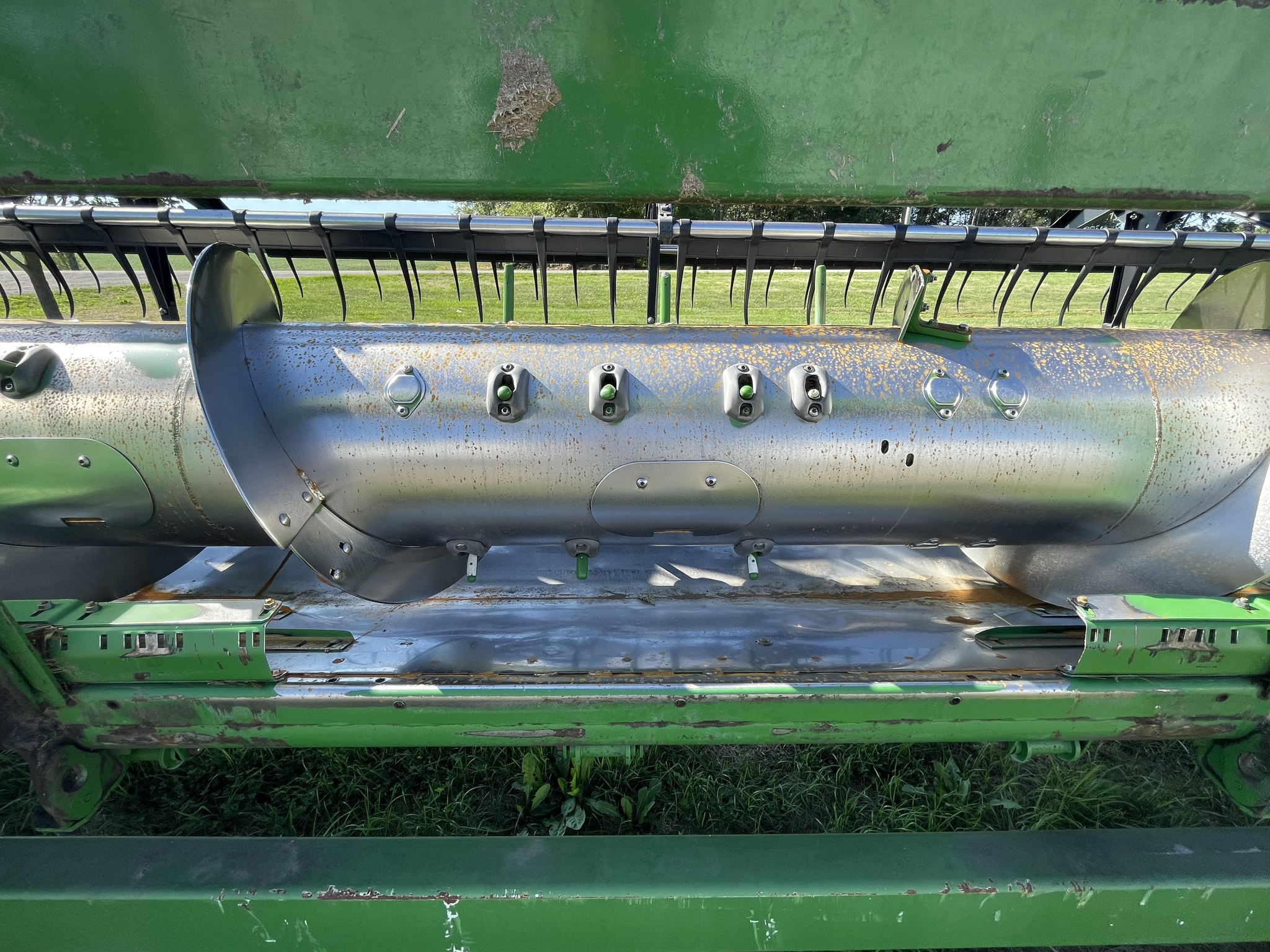 2011 John Deere 630F Image 6