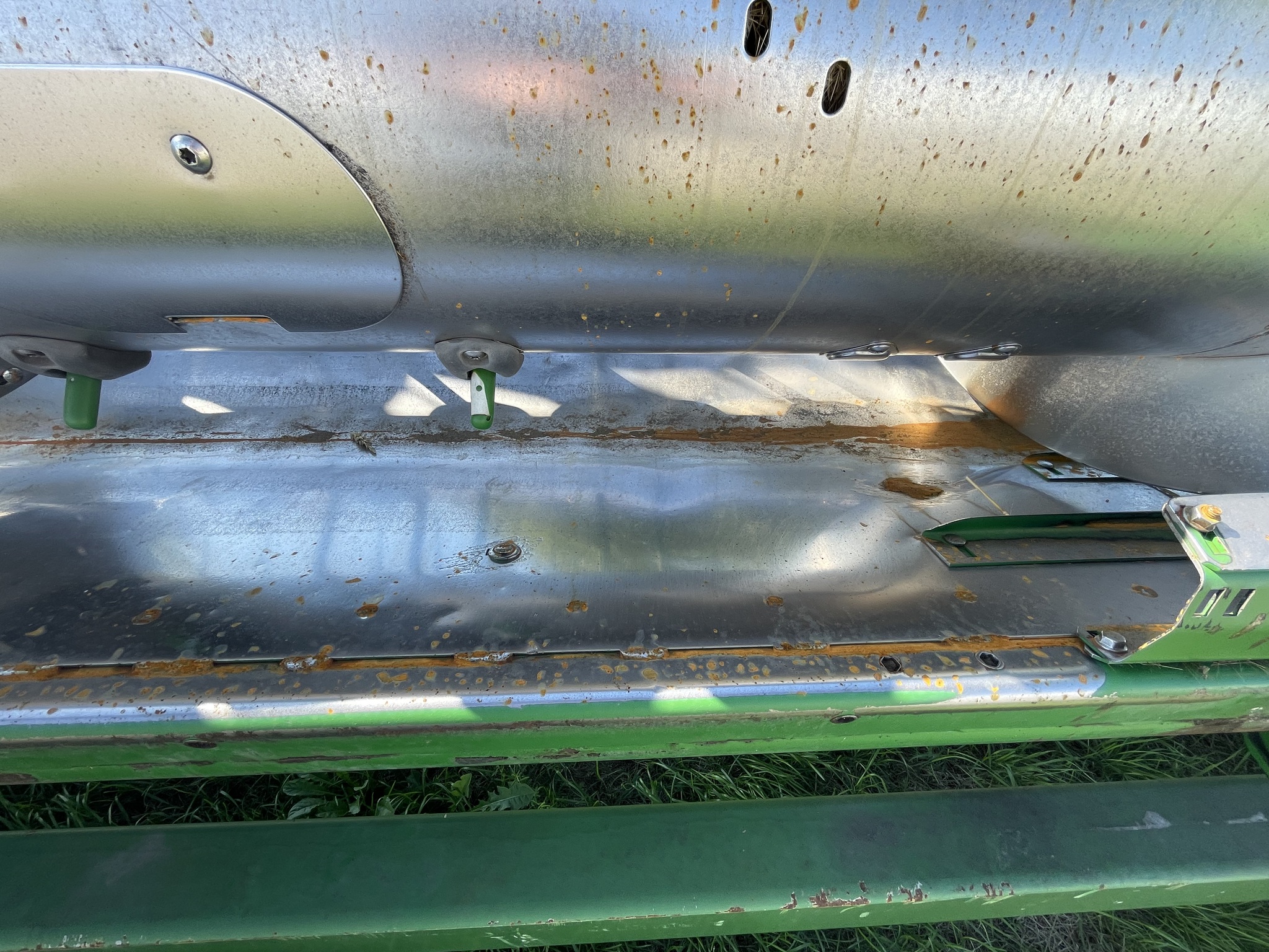 2011 John Deere 630F Image 7