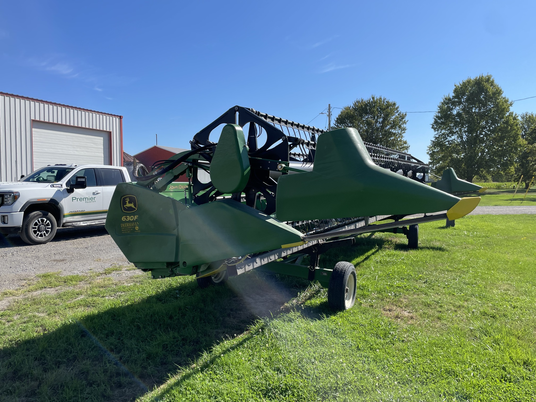 2011 John Deere 630F Image 10