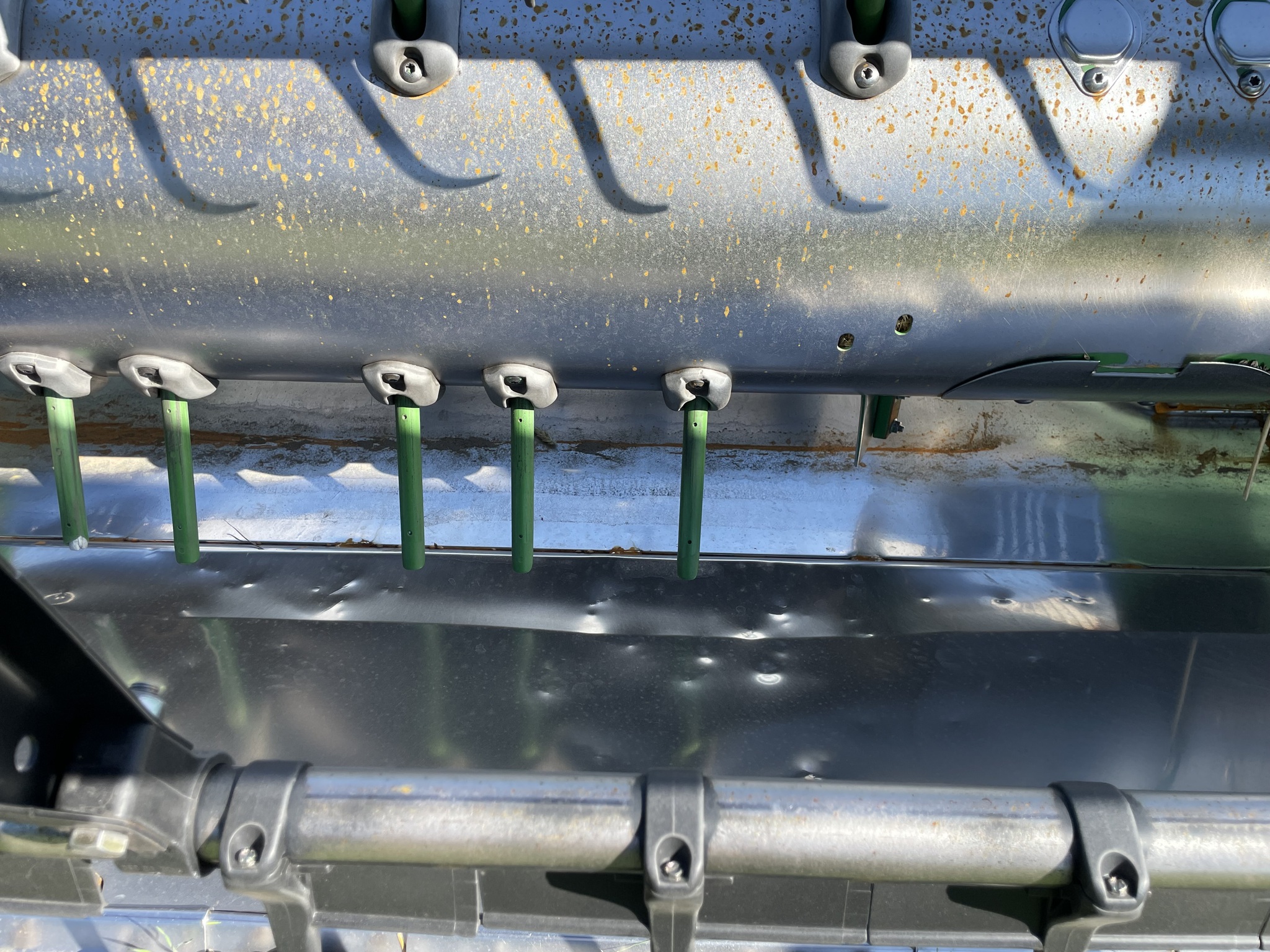 2011 John Deere 630F Image 12