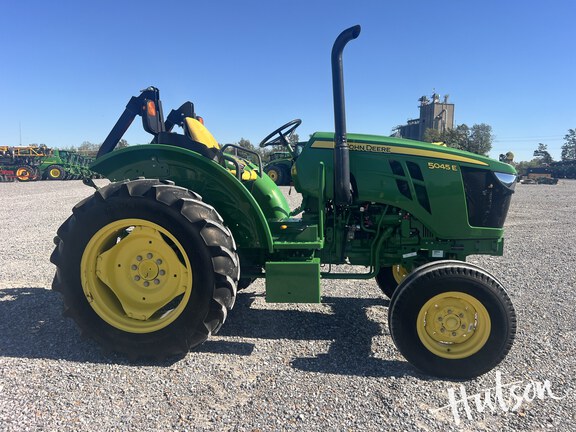 Photo of 2022 John Deere 5045E