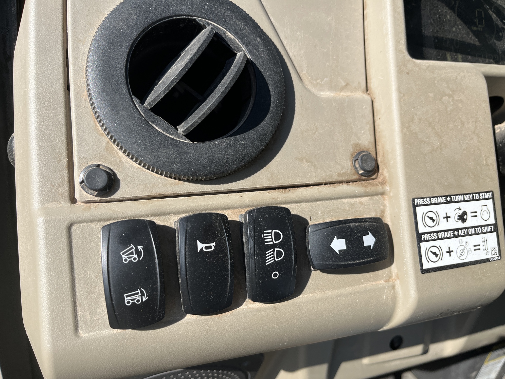  2025 John Deere XUV 845R at Heritage Tractor in Rogersville, MO