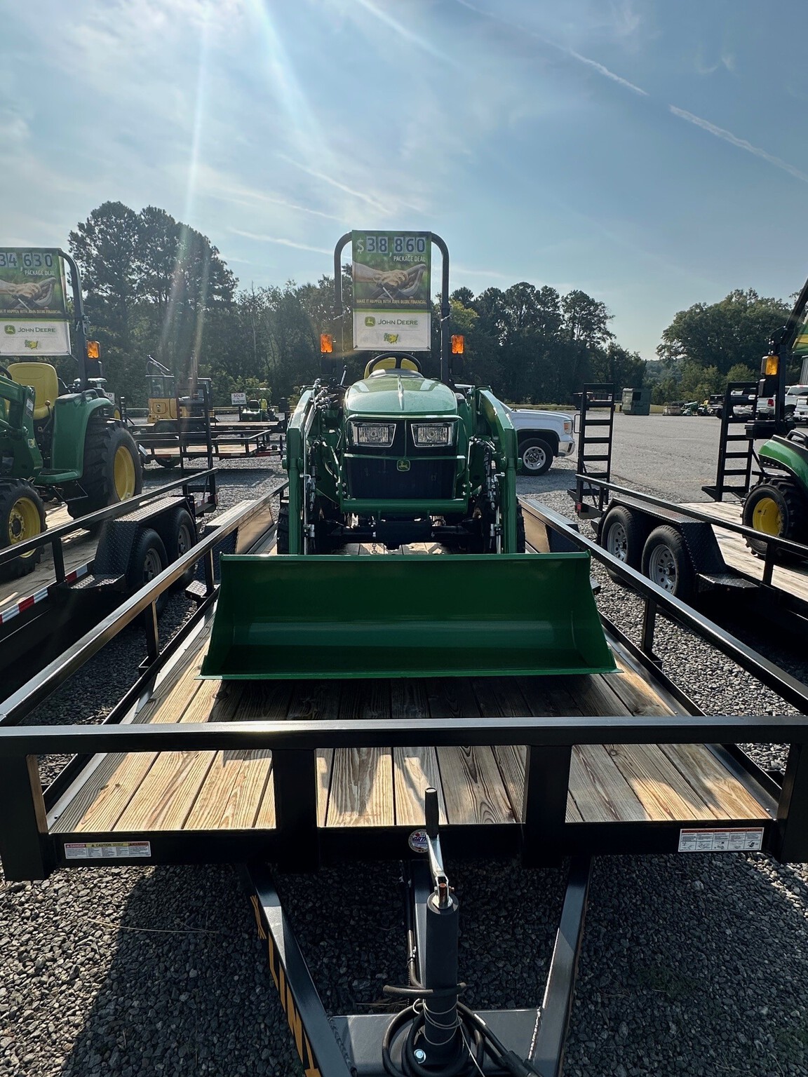 2025 John Deere 3032E Image 1