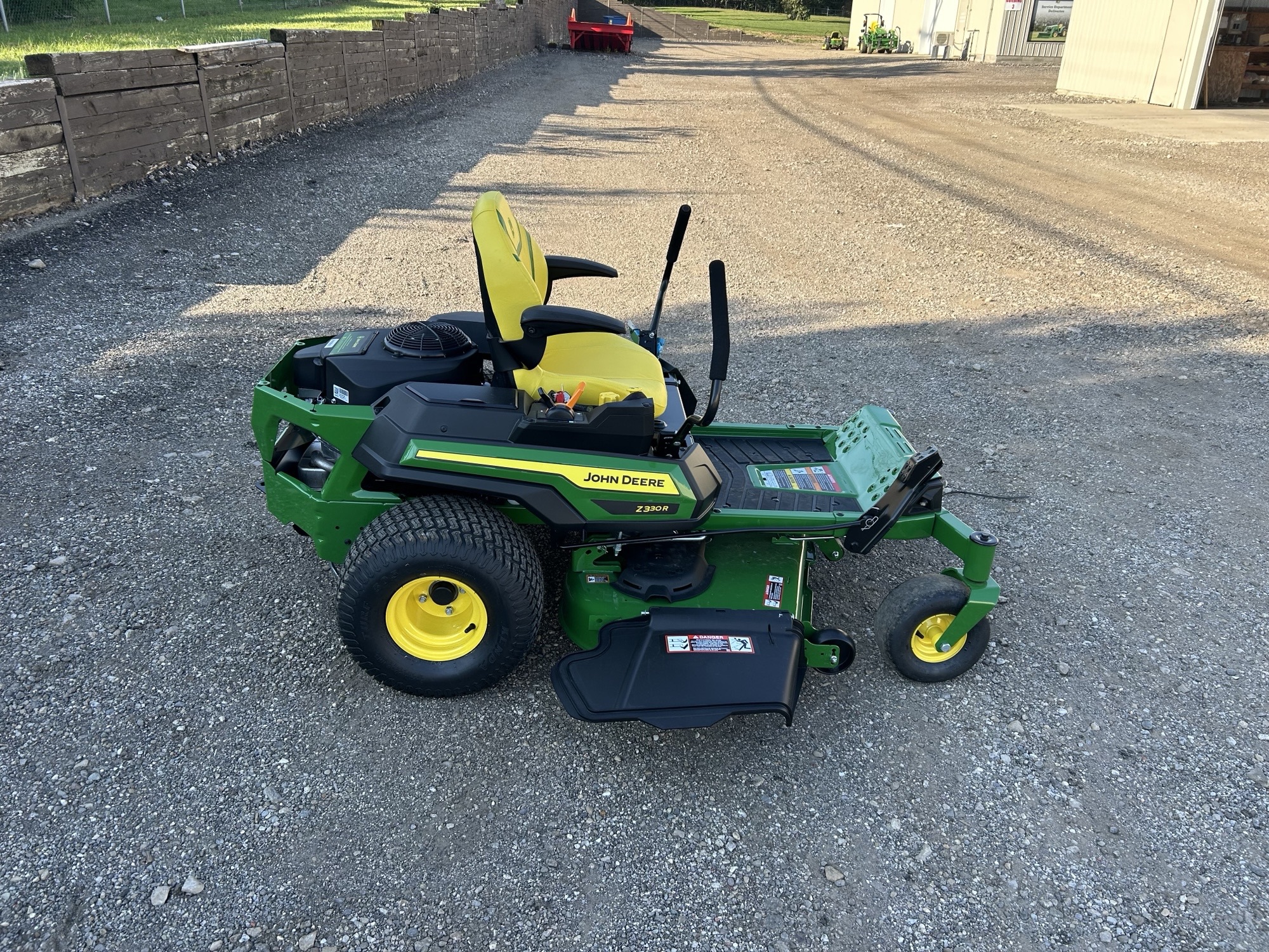 2025 John Deere Z330R Image 7
