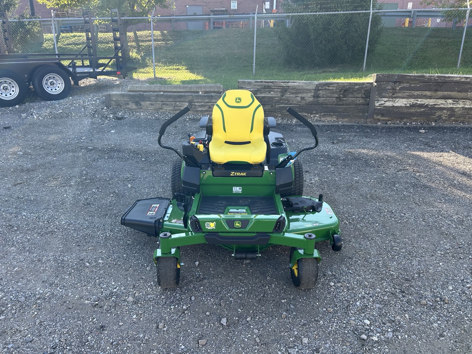 2025 John Deere Z330R Image 5