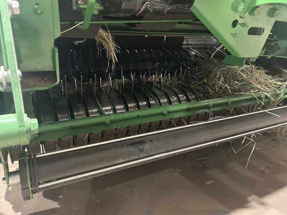  John Deere 560M