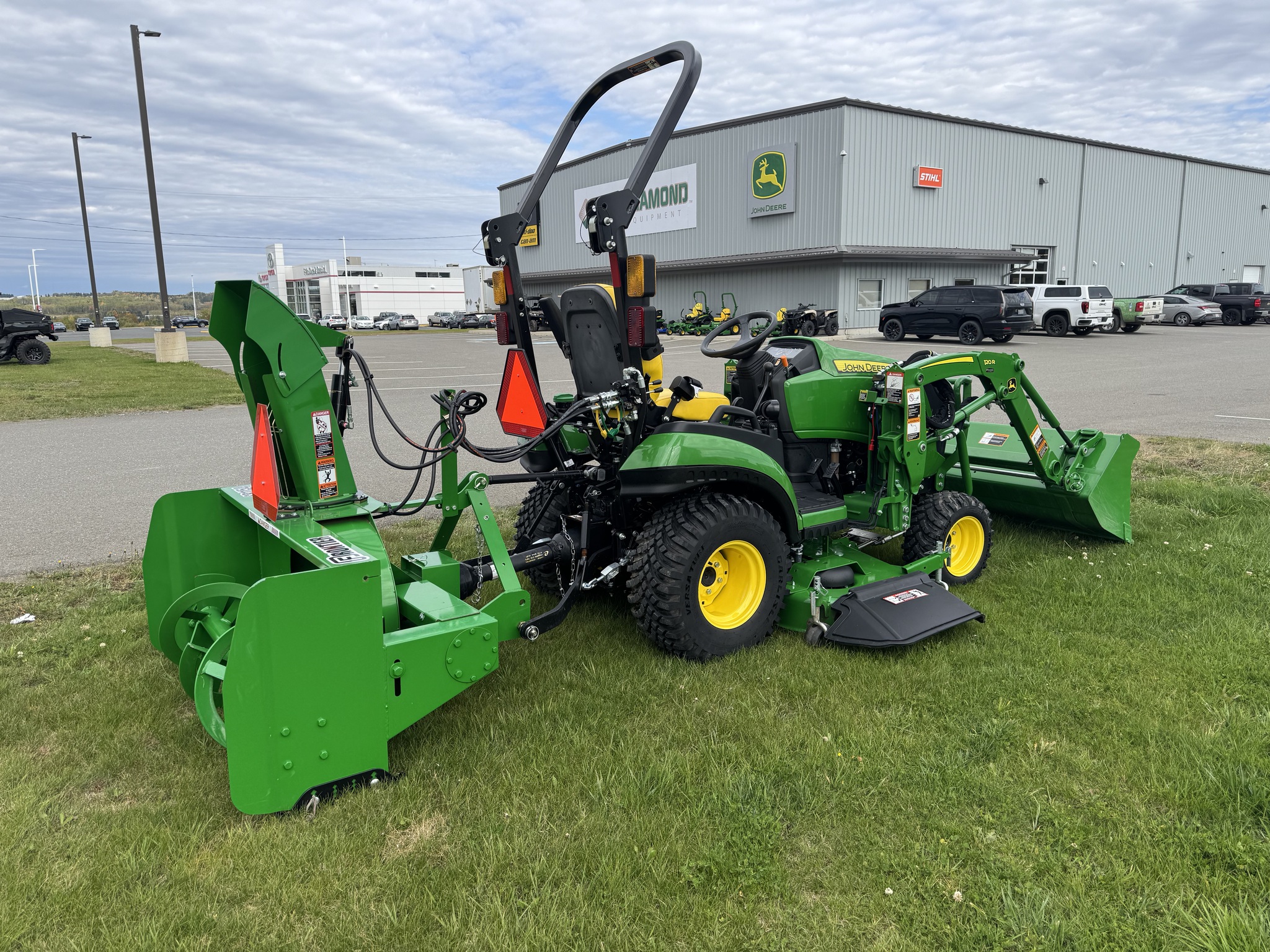 2023 John Deere 1025R Image 7
