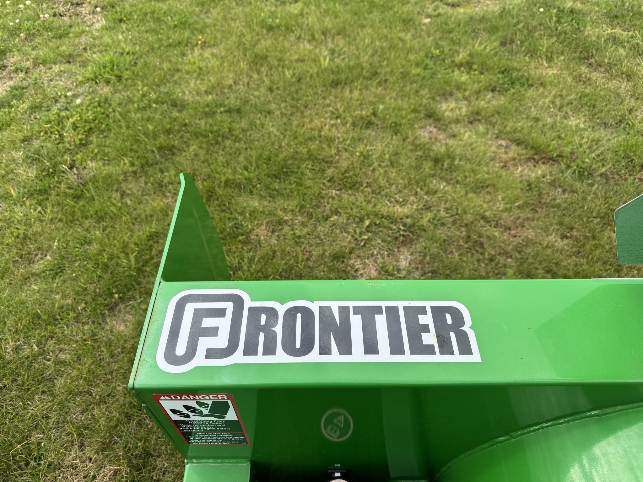 2023 John Deere 1025R Image 10