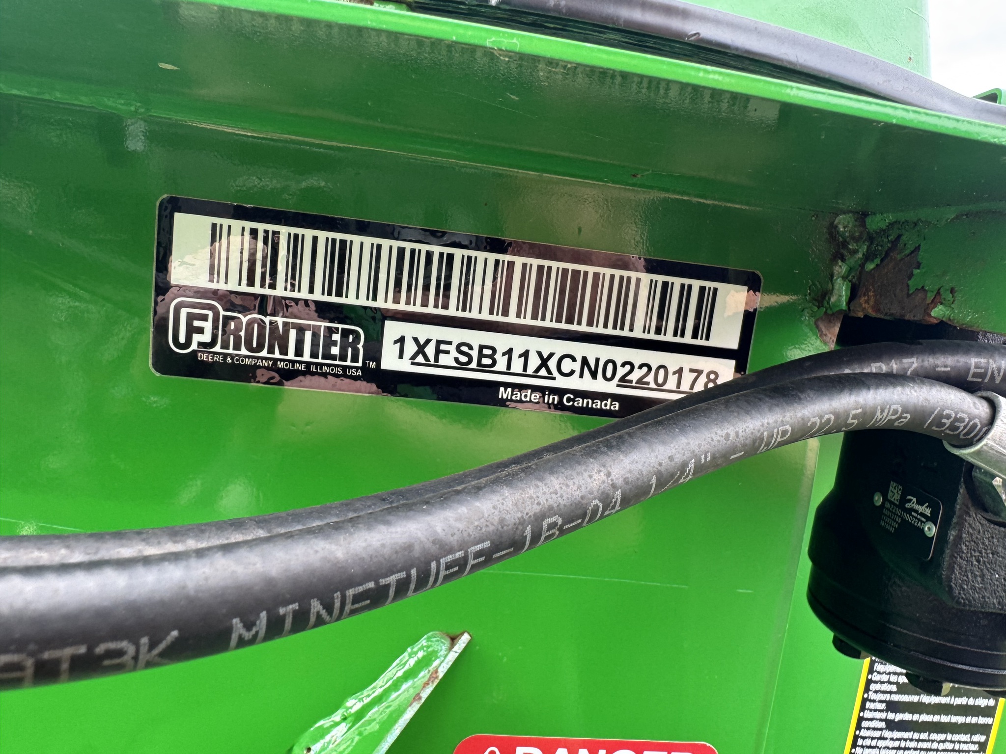 2023 John Deere 1025R Image 12