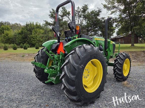 Photo of 2024 John Deere 5075E