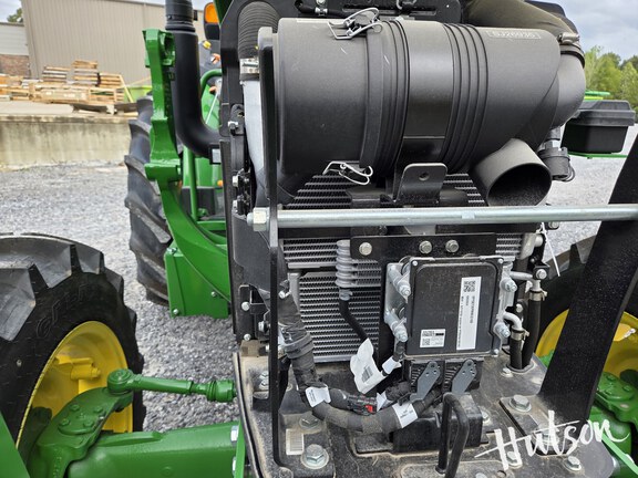 Photo of 2024 John Deere 5075E