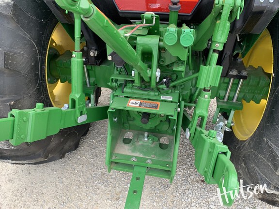 Photo of 2024 John Deere 5075E