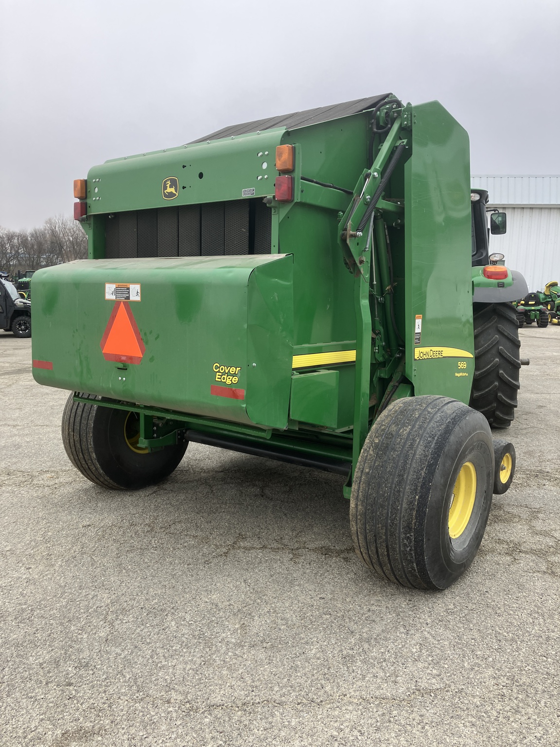 2016 John Deere 569 Image 3